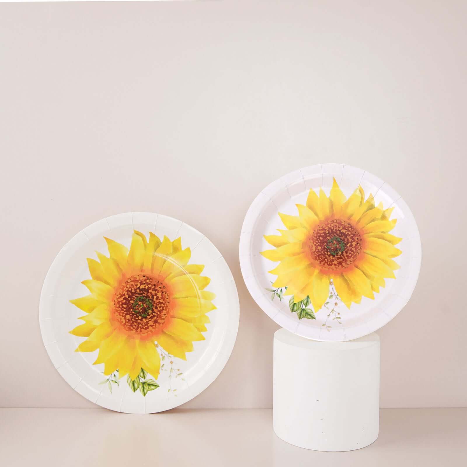 25-Pack Paper 9 Round Dinner Plates in White with Sunflower Design - Disposable Party Plates for Rustic Events & Garden Themes