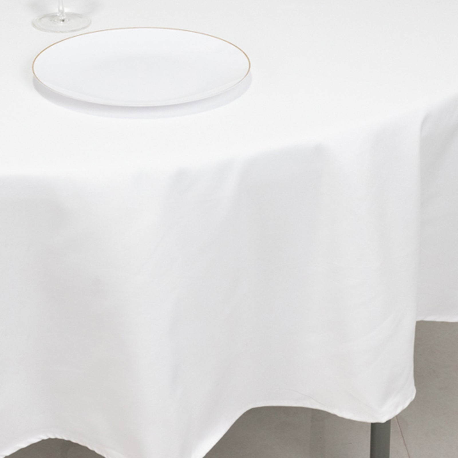 Fire Retardant Premium Polyester 90 Round Tablecloth White - Stylish High-Performance Table Cover for Large Gatherings