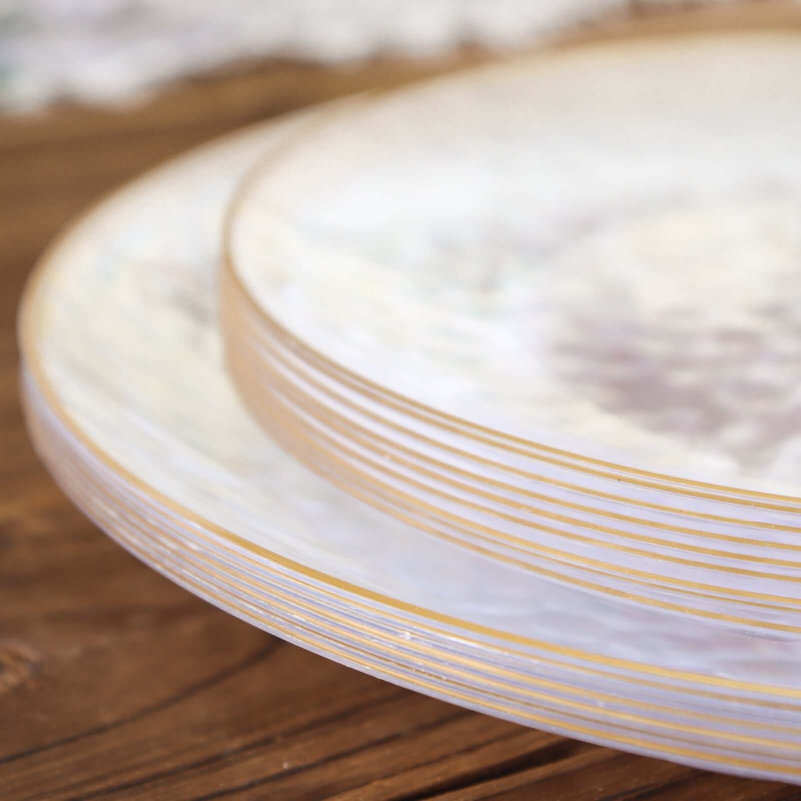 10-Pack Plastic 9 Round Dinner Plates in Clear Hammered Design with Gold Rim - Modern Disposable Party Plates for Events & Banquets