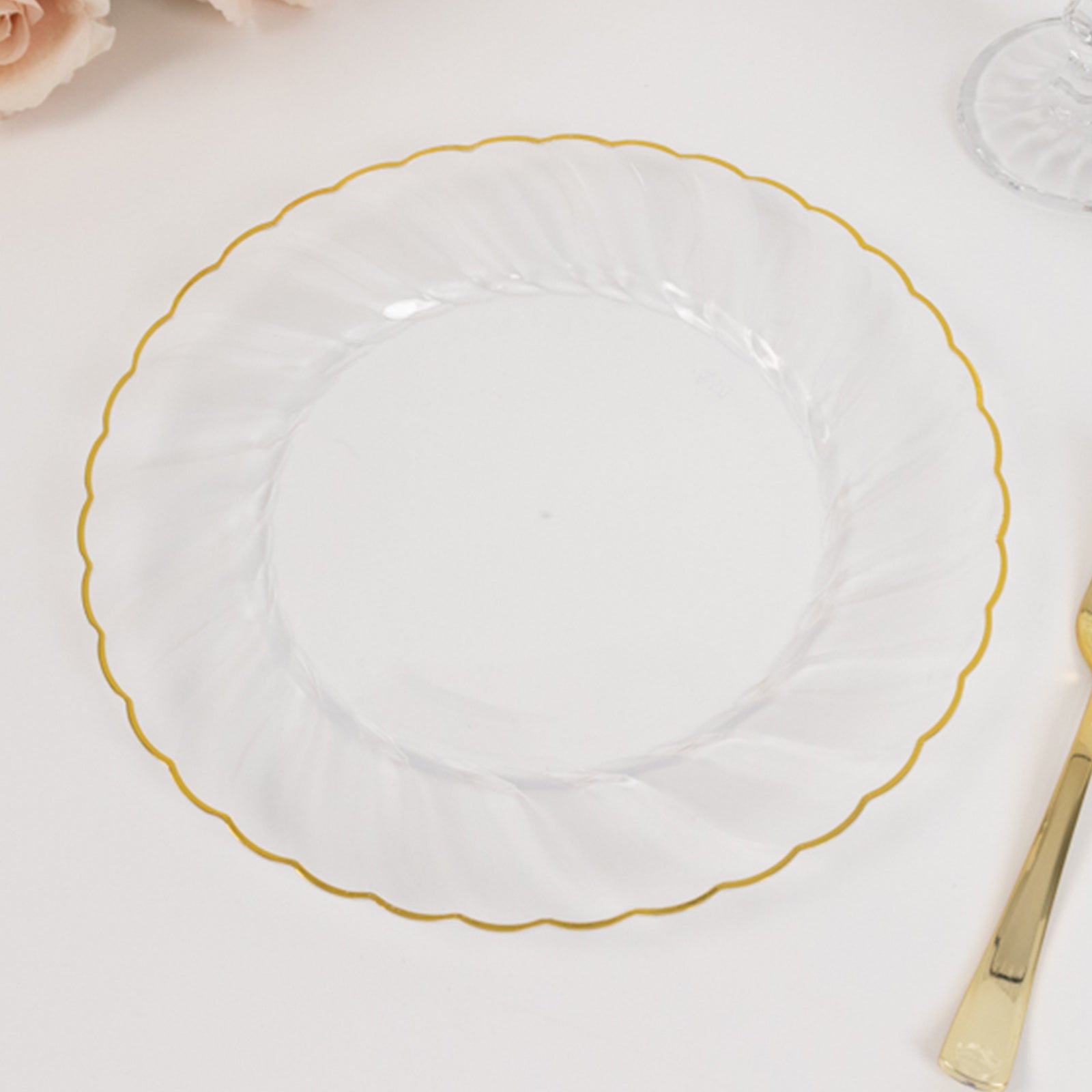 10-Pack Plastic 10 Round Dinner Plates in Clear with Gold Flair Rim - Disposable Party Plates for Upscale Banquets & Special Occasions