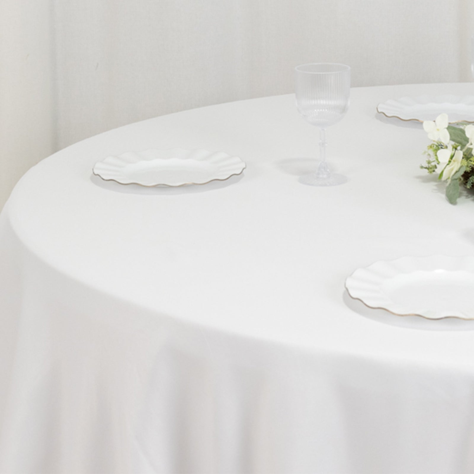 Fire Retardant Premium Polyester 132 Round Tablecloth White - Stylish High-Performance Table Cover for Large Gatherings