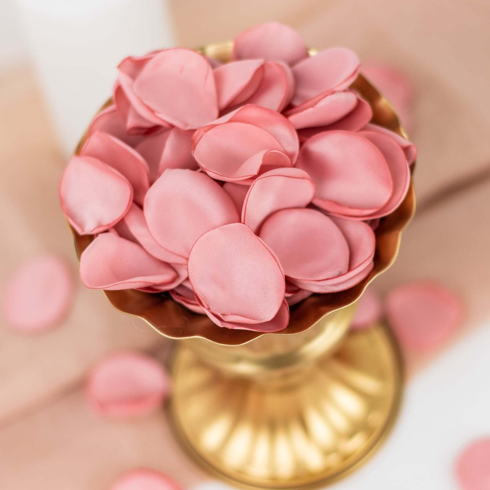 400-Pack Rose Petals Life-Like Flower Confetti Dusty Rose Matte Silk Round - Perfect for Event Tables 2