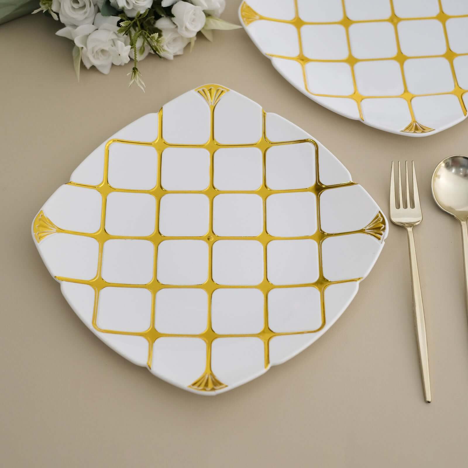 10-Pack Plastic 10 Square Dinner Plates in White with Gold Diamond Lattice Pattern - Disposable Party Plates for Weddings, Banquets & Special Events