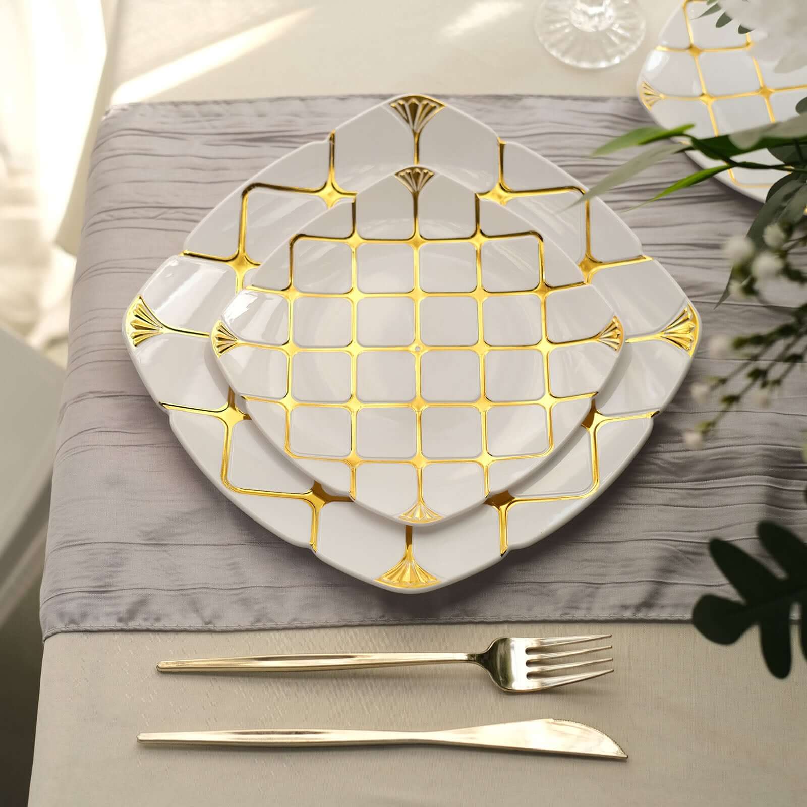 10-Pack Plastic 10 Square Dinner Plates in White with Gold Diamond Lattice Pattern - Disposable Party Plates for Weddings, Banquets & Special Events