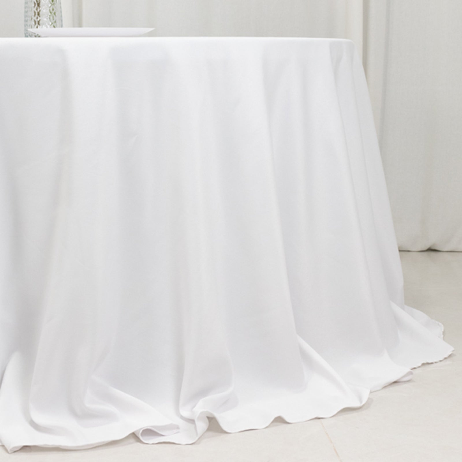 Fire Retardant Premium Polyester 132 Round Tablecloth White - Stylish High-Performance Table Cover for Large Gatherings