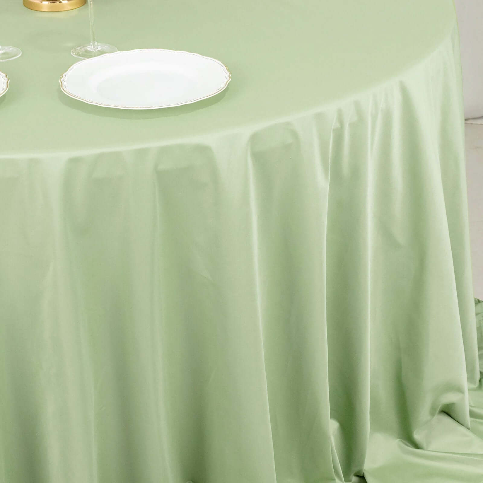 Premium Scuba Round 132 Tablecloth Sage Green - Wrinkle Free & Stain Resistant Seamless Table Cover