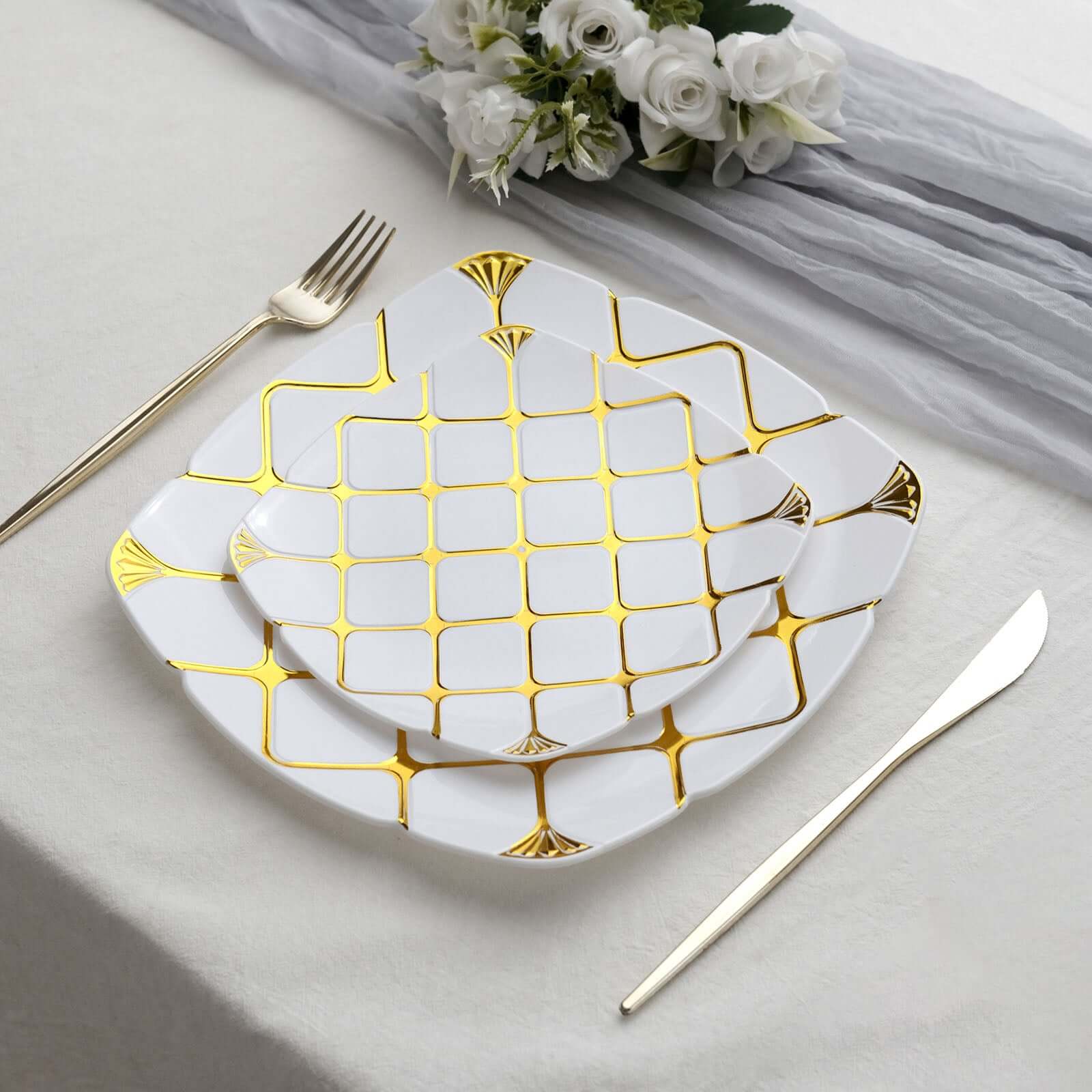 10-Pack Plastic 10 Square Dinner Plates in White with Gold Diamond Lattice Pattern - Disposable Party Plates for Weddings, Banquets & Special Events