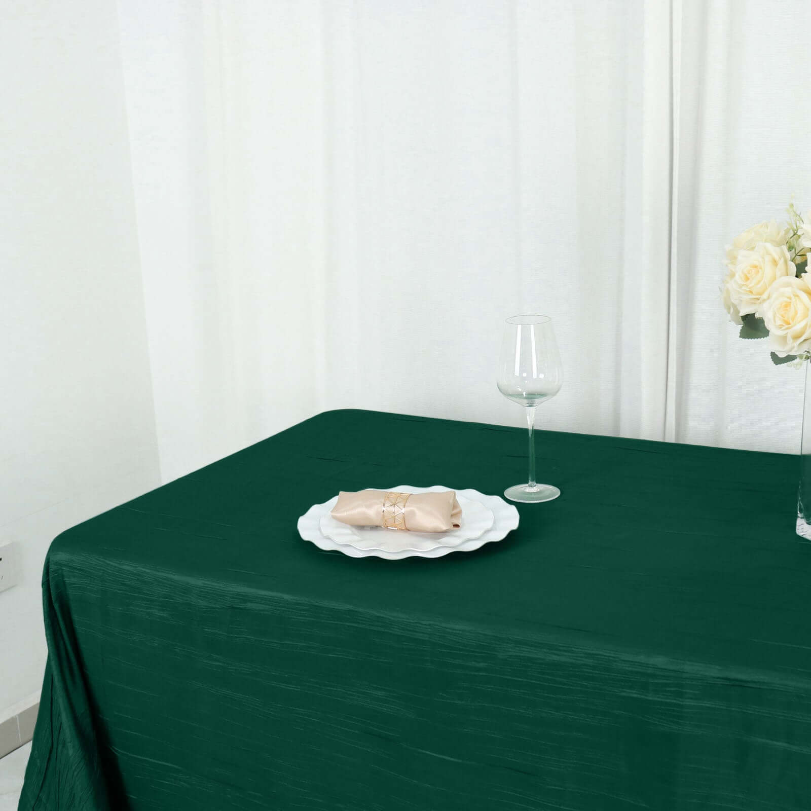 Taffeta 90x156 Rectangle Tablecloth Hunter Emerald Green - Accordion Crinkle Seamless Table Cover