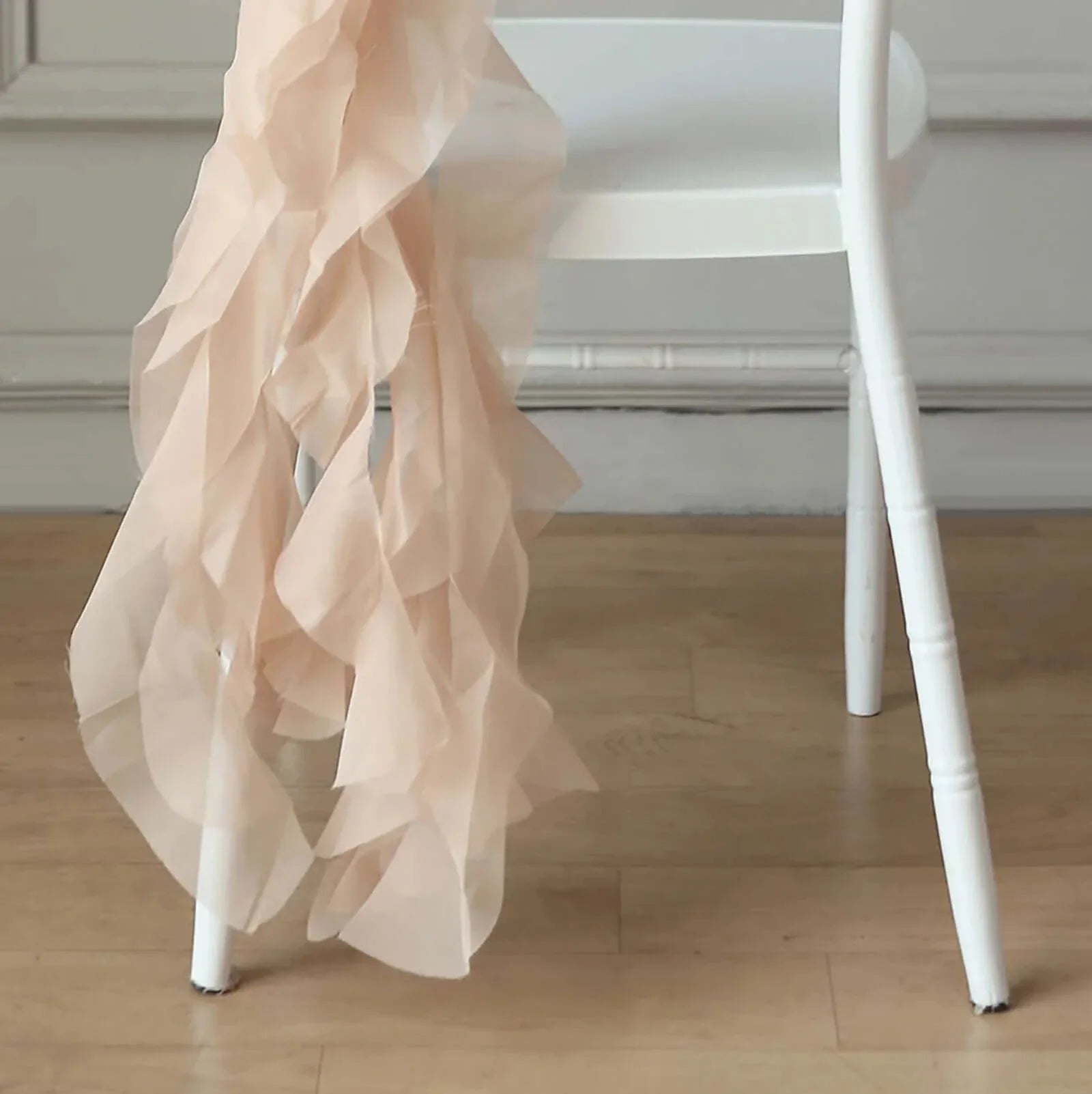 1 Set Chiffon Hoods Chair Sashes with Willow Ruffles Design Nude - Stylish Chair Bow Decor