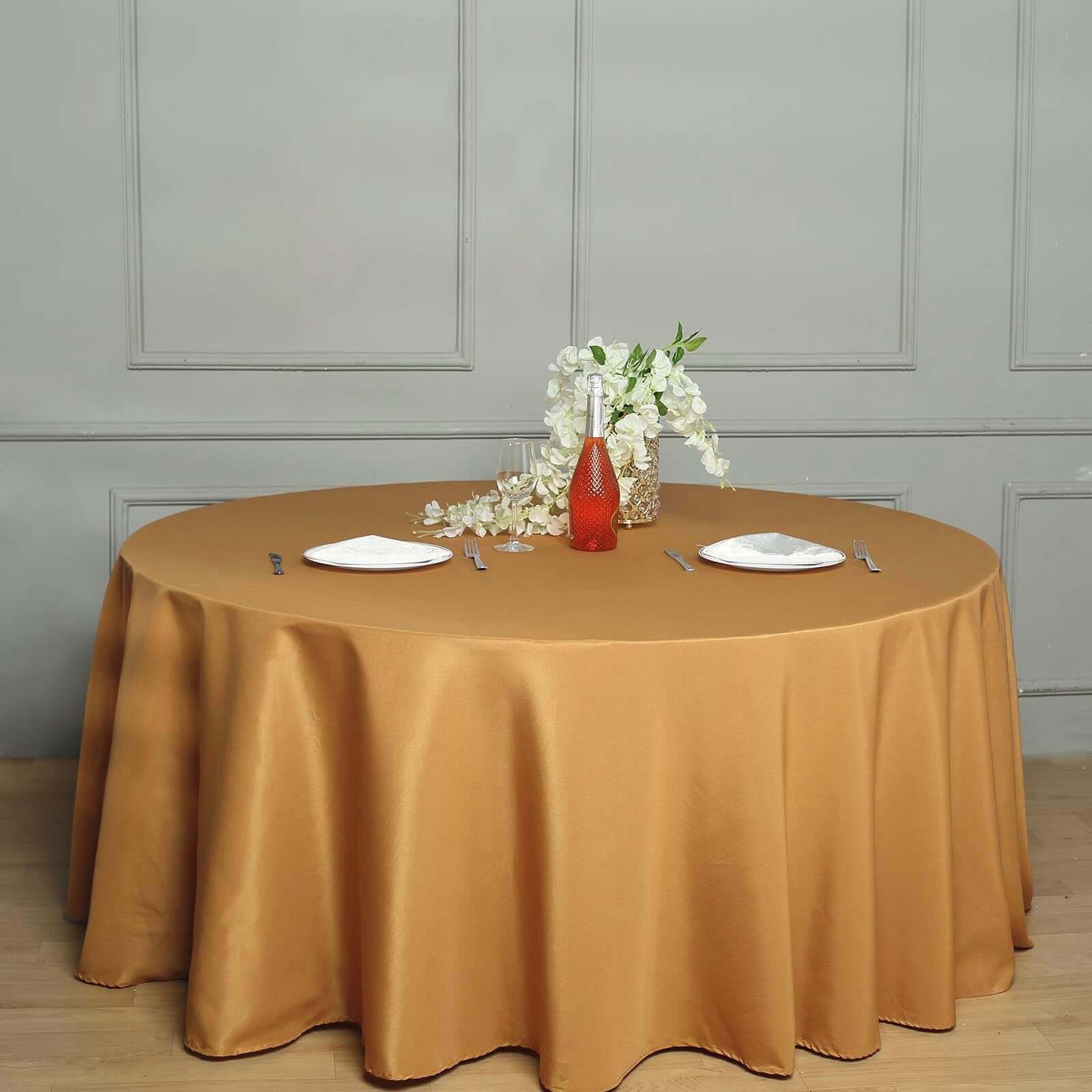 Polyester 132 Round Tablecloth Gold - Seamless Chic Design for Grand Celebrations