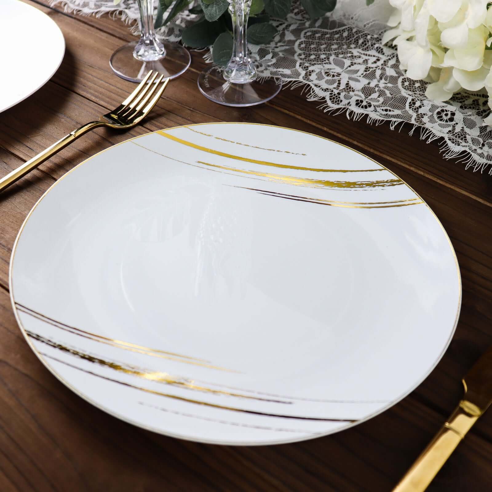 10-Pack Plastic 10 Round Dinner Plates in White with Gold Brush Stroked Print - Disposable Party Dinnerware for Modern Themed Events & Banquets