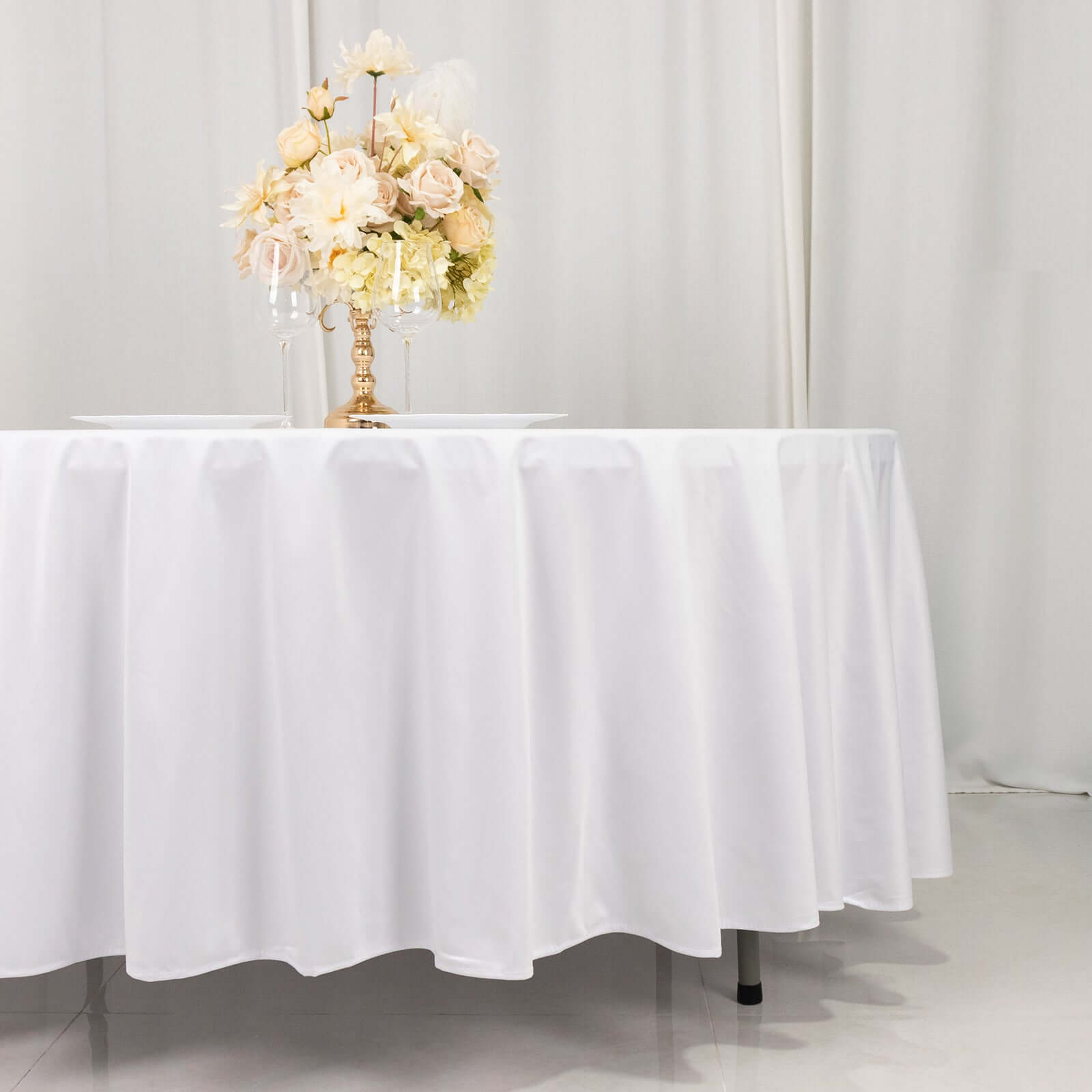 Premium Scuba Round 108 Tablecloth White - Wrinkle Free & Stain Resistant Table Cover for Exquisite Events