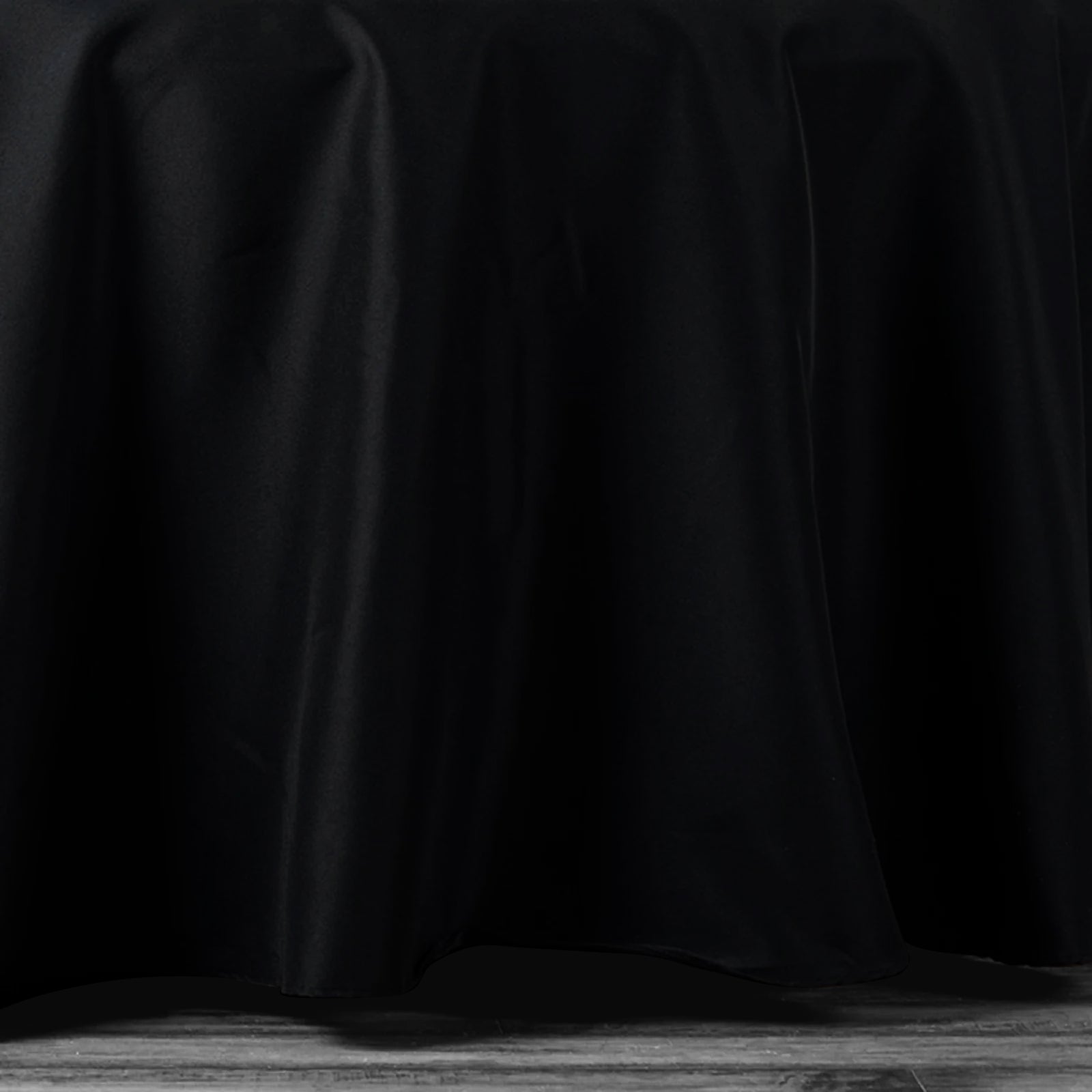 Fire Retardant Premium Polyester 108 Round Tablecloth Black - Stylish High-Performance Table Cover for Large Gatherings