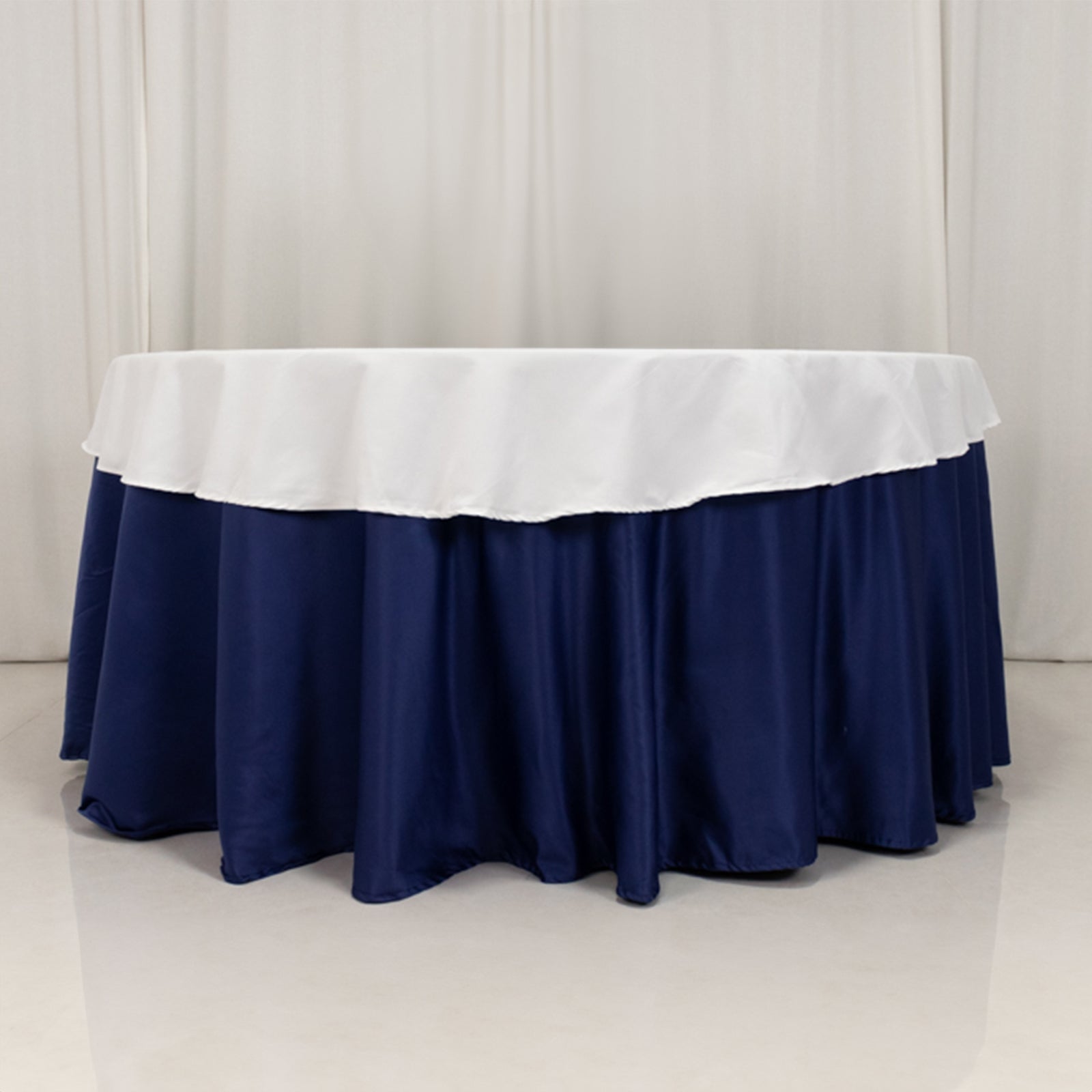 Cotton Blend 70 Round Tablecloth White - Wrinkle-Resistant Design for Everyday Use