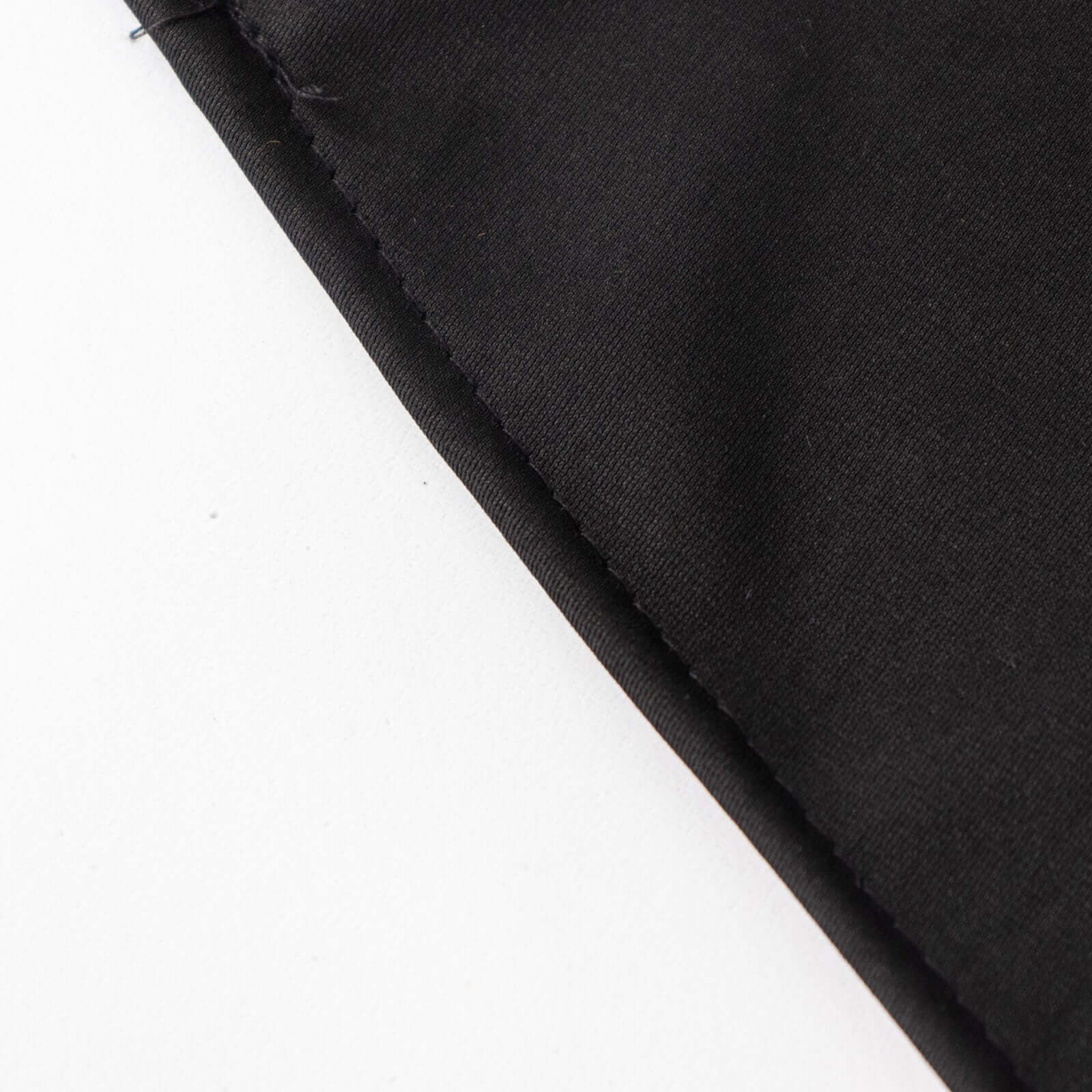 Premium Scuba Round 132 Tablecloth Black - Wrinkle Free & Stain Resistant Seamless Table Cover for Weddings & Events