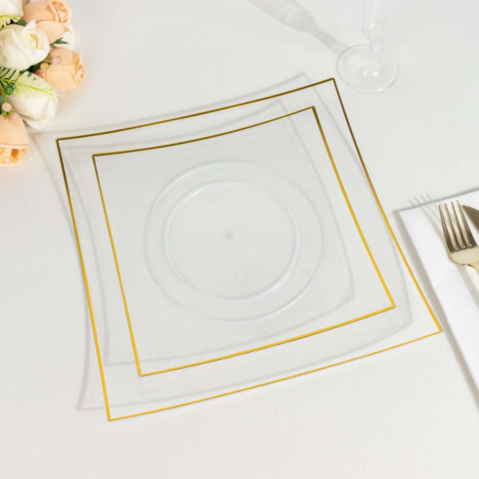 10-Pack Plastic 10 Square Dinner Plates in Clear Concave Style with Gold Rim - Modern Disposable Party Plates